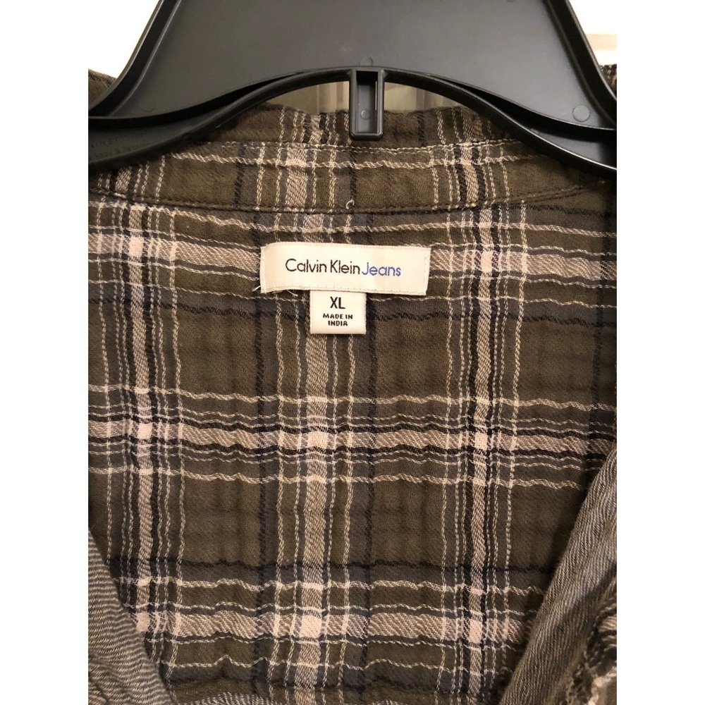Calvin Klein button up - Picture 5 of 6